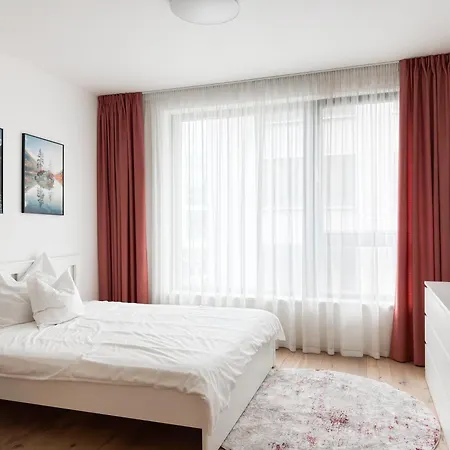 Διαμέρισμα Real Living By Refa Karlin 408