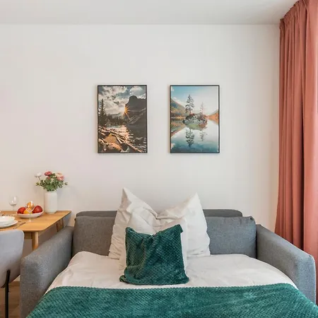 Real Living By Refa Karlin 408 Praga